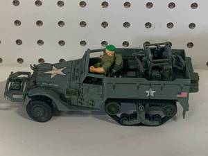 lot 32 image: Military Vehicle with Cat Tracks 8 Long