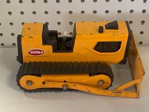 lot 34 image: Vintage Tonka T6 Bulldozer