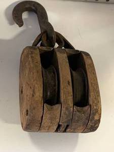lot 42 image: Antique Black & Barn Pulley 11 Long