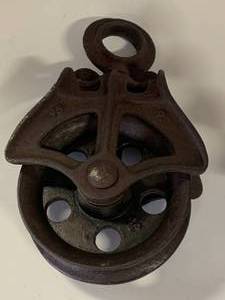lot 44 image: Antique Pulley & T-Handle Auger