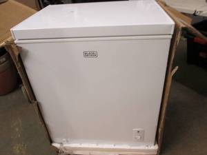 Black and Decker 5.1 Cu.ft. Chest f...