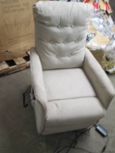 Off white power lift chair, powers ...