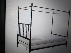 Full size Metal Canopy bed, color i...