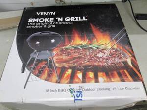 Venyn Smoken grill, needs assembly...