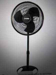 Lasko 16 Oscillating stand fan, op...
