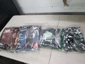 4 costumes open box ...