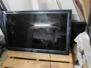 panasonic 42 inch tv powers on ...