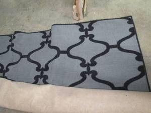 blac area rug 7 foot 10 inchs x 9 f...