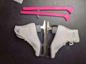 Womens Size 7 Lake Placid Ice Skate-Like New Still in Box