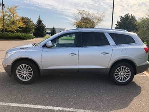 lot 4 image: 2010 Buick Enclave CXL - AWD - Loaded