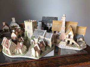 lot 17 image: David Winters Set 2 (Set of 20)