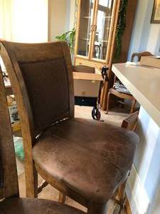 lot 20 image: Set of 2 Bar Stools