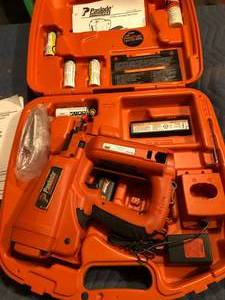 Paslode Cordless 18g. nailer & 32 boxes of Nails
