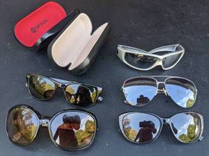 5 Pairs of Assorted Vintage Ladies Sunglasses with 2 Hardshell Cases