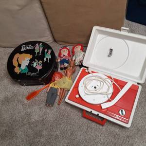 Vintage&nbspGeneral Electric Childrens Turntable and 1962 Barbie, Raggedy Ann, and More&nbsp
