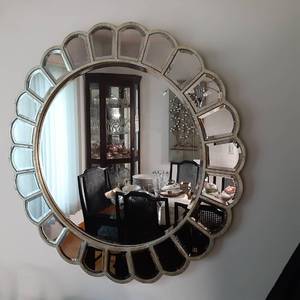 Gorgeous 42 Round Flower Pattern Wall Mirror&nbsp