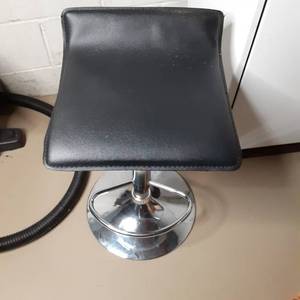Cute Adjustable Height Swivel-Top Chair&nbsp