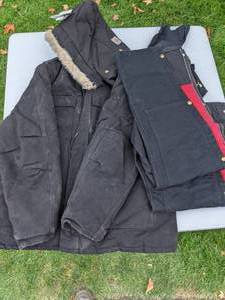 lot 57 image: Carhartt Tuxedo - XL Jacket and Overalls
