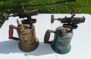 lot 11 image: Set of (2) Antique Brass Blow Torch - Wards Powr-Kraft