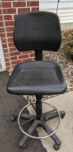 lot 199 image: Rolling Desk Chair