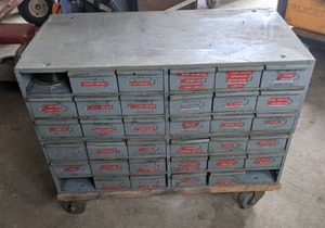 lot 135 image: Rolling Metal Tool Organizer