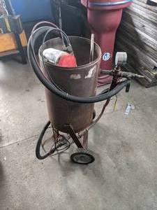 lot 136 image: Sandblasting Equipment on Wheels