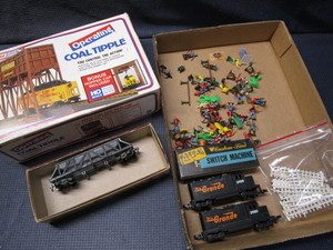 Coal Tipple, Figures, Accessories