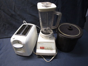Toaster, Blender, Tupperware