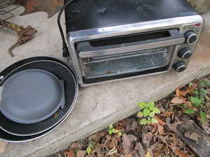 B&D Toaster Oven, Fry Pans