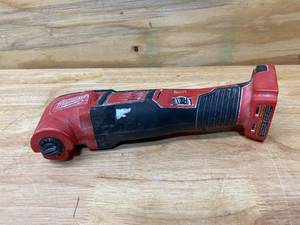 lot 15 image: MILWAUKEE M18 18-Volt Lithium-Ion Cordless Oscillating Multi-Tool (Tool-Only)