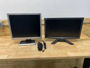 lot 84 image: Computer Monitors (Acer and HP)