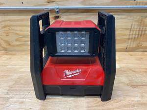 lot 108 image: MILWAUKEE M18 18V Lithium-Ion ROVER 3000-Lumen LED High Performance Floodlight (Tool Only)