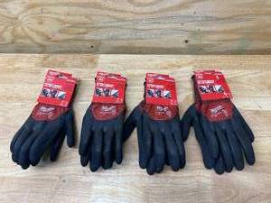 lot 59 image: MILWAUKEE Lot of 4-  Large Red Latex Level 3 Cut Resistant Insulated Winter Dipped Work Gloves