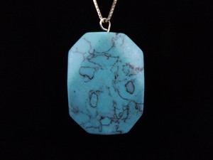lot 12 image: .925 Sterling Silver Large Semi Faceted Howlite Pendant Necklace