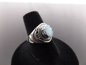 lot 16 image: .925 Sterling Silver Navajo Opal Ring Size 7