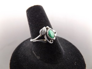 lot 28 image: .925 Sterling Silver Navajo Cerrillos Turquoise Cabochon Ring Size 7.5