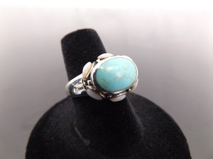 lot 29 image: .925 Sterling Silver Navajo Moonstone Collared Cripple Creek Turquoise Cabochon Ring Size 6.5