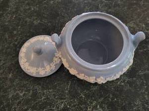 Wedgwood Embossed Queens Wear Lidded Sugar Dish