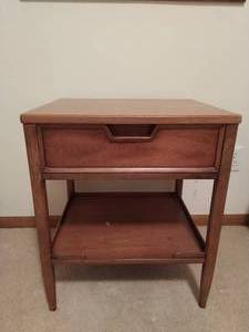Mid Century Modern Style End Table