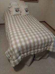 Twin Size Bed With Bedding