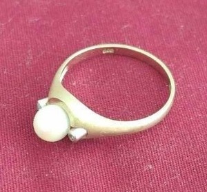 14K Gold Ring with Pearl