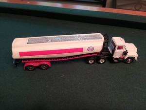 Dicast Mack Truck