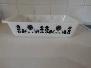 Vintage Pyrex Casserole Dish
