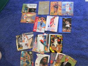 lot 49 image: 30 Basketball Insert Cards...