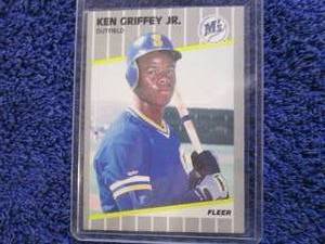 lot 59 image: 1989 Fleer Ken Griffey Jr. Rookie C...