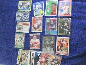 lot 8 image: 25 Football Stars Cards...