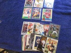 lot 99 image: 25 Quarterback Cards...