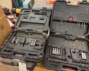 lot 77 image: Craftsman Sockets