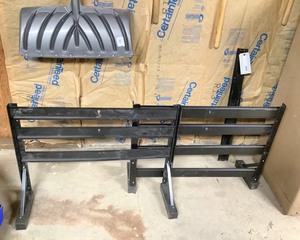 lot 102 image: Tool Organizer