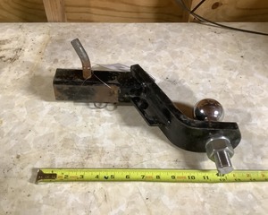 lot 87 image: Trailer Hitch